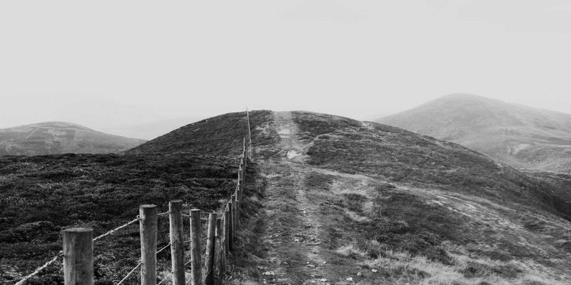 福州福隆评股师深度解析：运用行为金融学识别并规避A股市场三大认知偏差