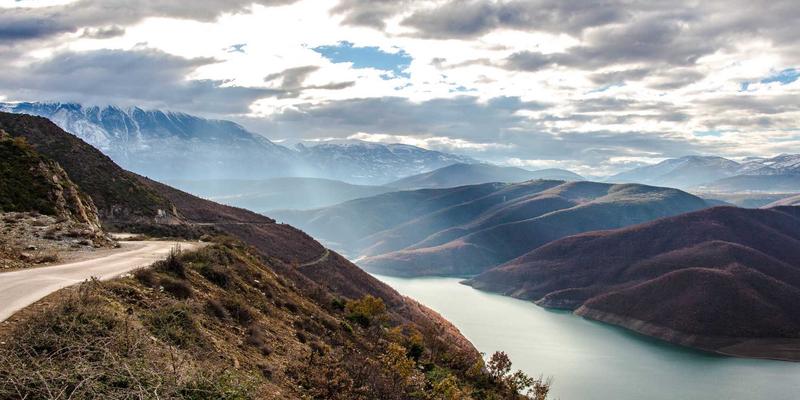 福州福隆评股师深度解读：A股上市公司‘护城河’分析的五大维度与案例研究